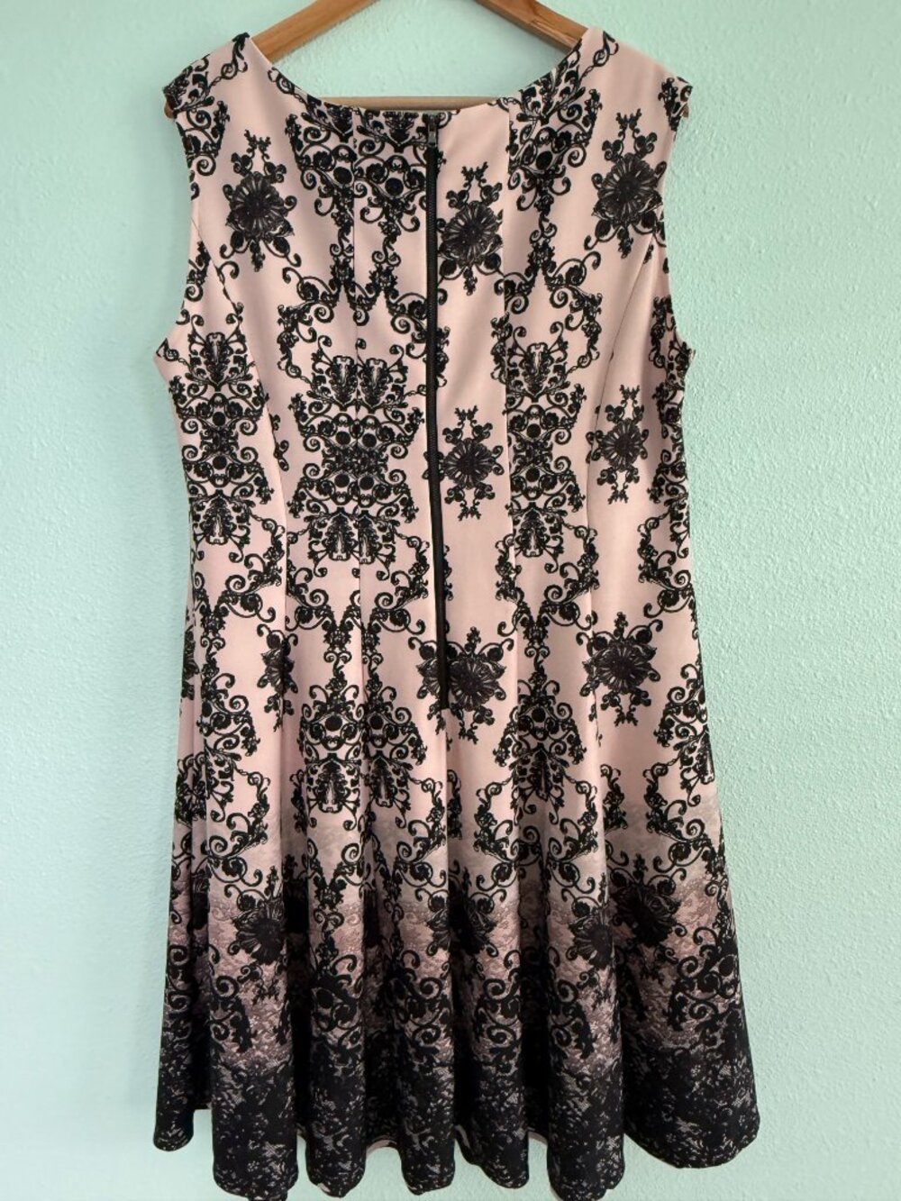 Gabby Skye Pink and Black Floral Damask Print Dress Size 16W - Picture 4 of 9